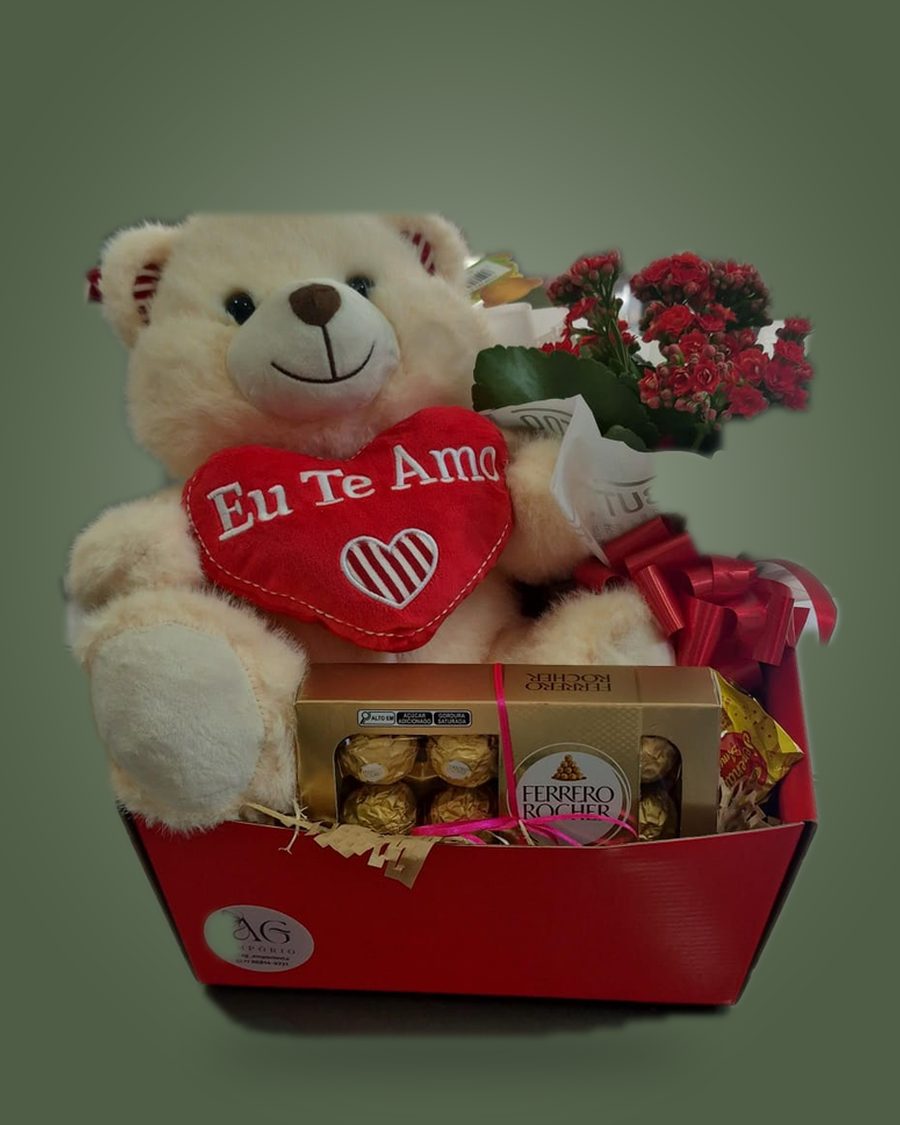 Cesta da AG Empório com urso de pelúcia, Ferrero Rocher e flores